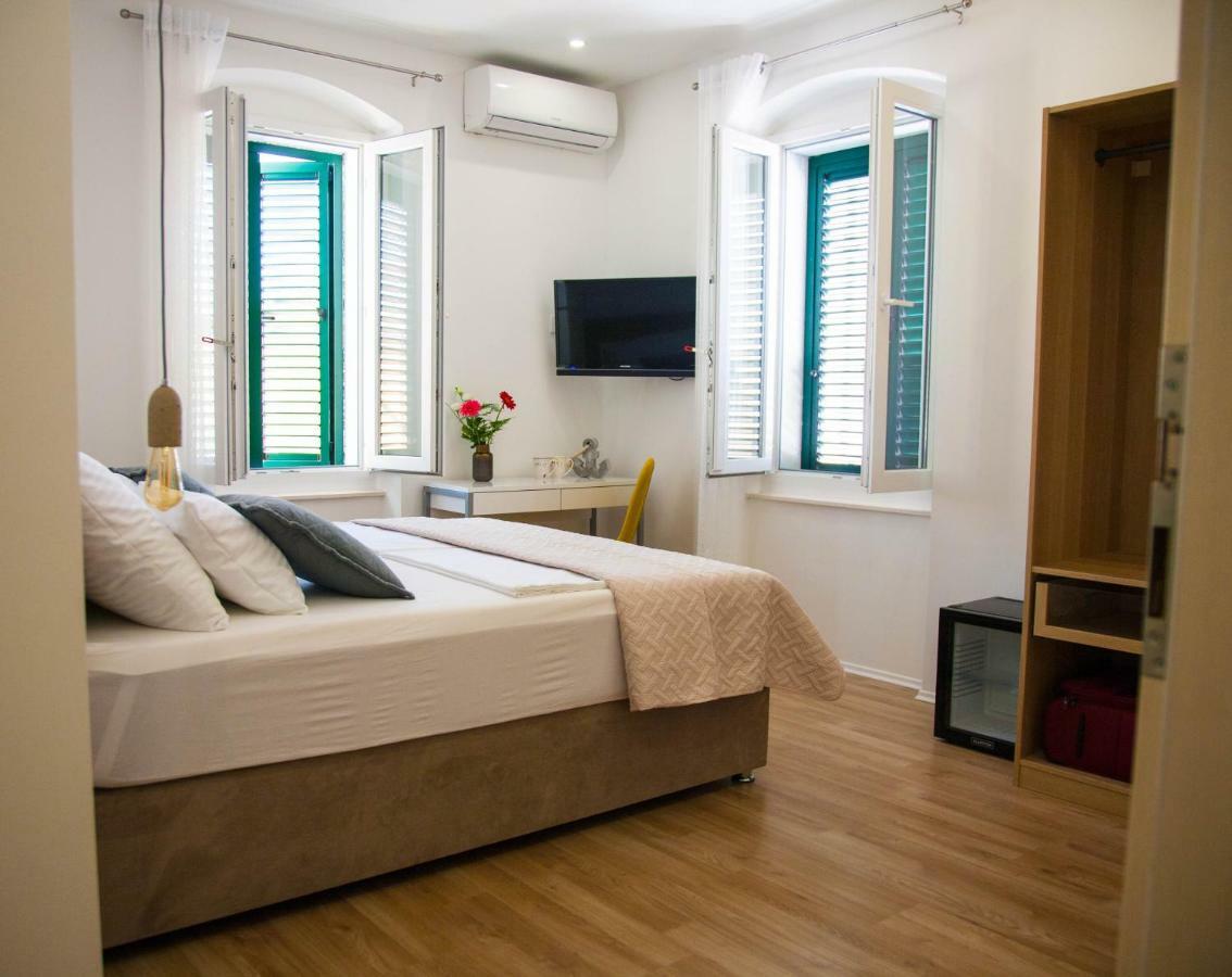 Soukki Town Centre Suites 1 Split Exterior photo