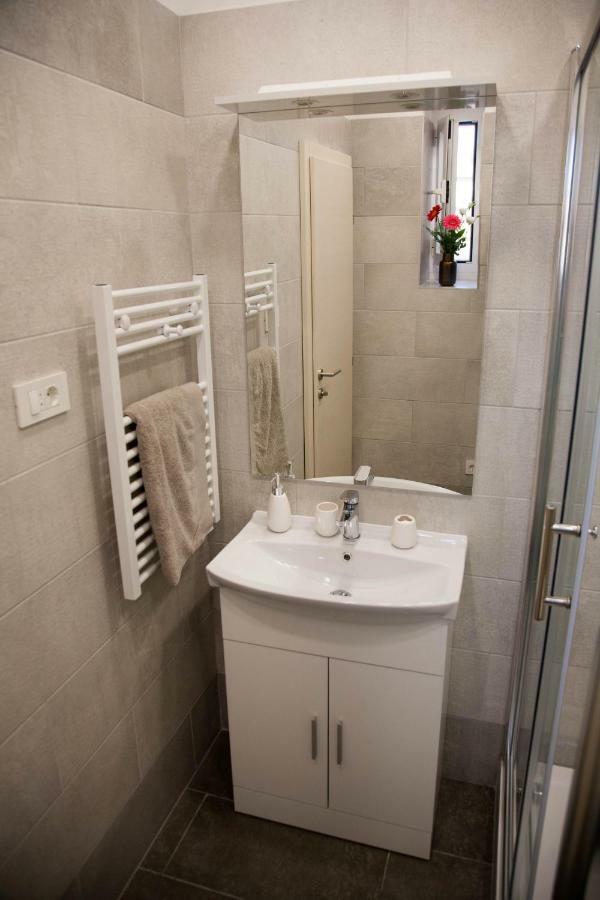 Soukki Town Centre Suites 1 Split Exterior photo