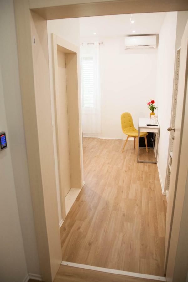 Soukki Town Centre Suites 1 Split Exterior photo